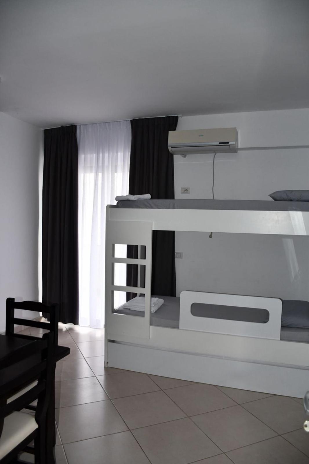 Shengjin Apartamente Antoni Exterior photo